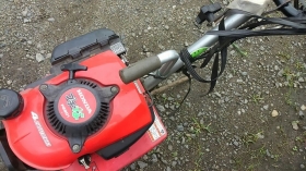 ←キャベツの追肥の際に使う小さな耕運機です！

その名も・・・

『プチな』

「プチっとな」　が良かったな・・・(-。-)y-゜゜゜