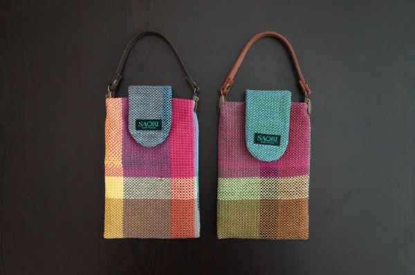 スマホポーチ（さをり織り）