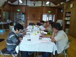 岡山県商工団体連合会事務局長の福木さんがお話をしています。
