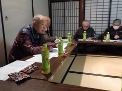 池田会長を中心に、評議が交わされました。