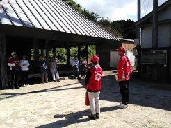 ガイドのスタートは大御堂から♪