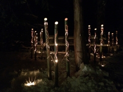 従来のデザインも設置しました。こちらはキャンドルを入れているので、ゆらゆらと揺らめく炎で模様に変化が出ます。