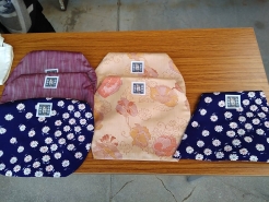 今回のお土産は、さらに進化したトートバッグが登場。地域で使わなくなった着物を活用して作られたそうです。