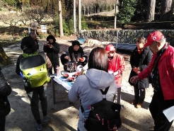 最後に皆さんで、お茶やぜんざいを頂きました。温まりますね。